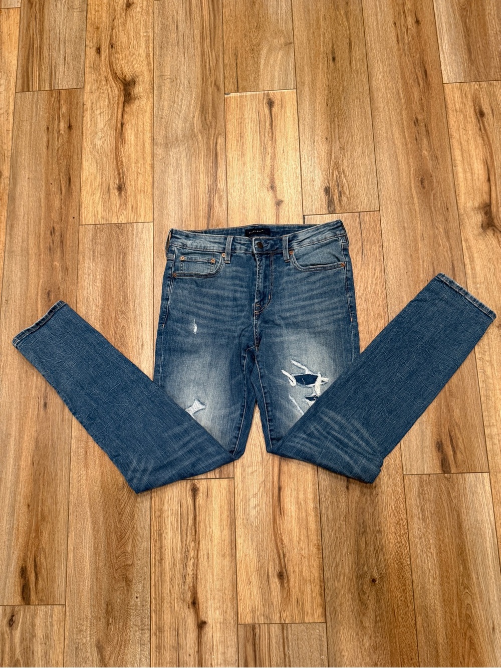 Aeropostale Men's 32/34 Skinny Distressed Medium Wash Blue Denim Jeans